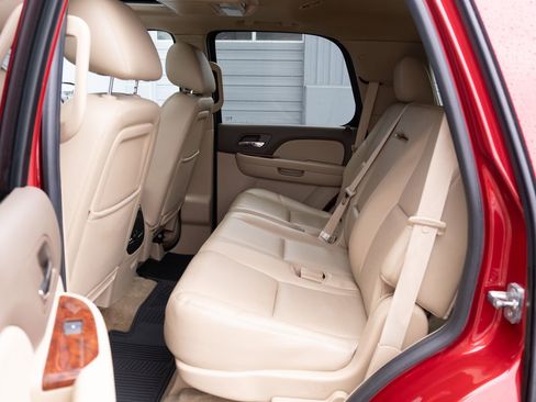 Used 2014 Chevrolet Tahoe LTZ image 17