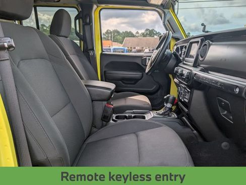 Used 2023 Jeep Wrangler Unlimited w/ Cold Weather Group AWD/4WD image 31