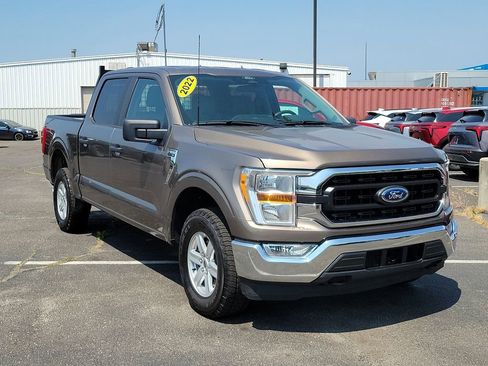 Used 2022 Ford F150 XLT w/ Trailer Tow Package image 2