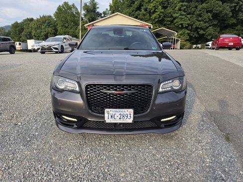 Used 2022 Chrysler 300 S w/ Comfort Group RWD image 3