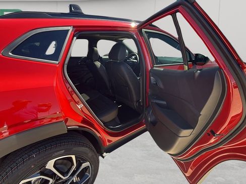 New 2026 Chevrolet Trax RS w/ Sunroof Package FWD image 40
