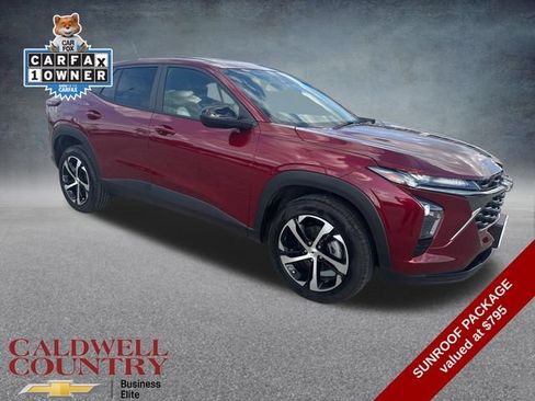 Certified 2025 Chevrolet Trax RS w/ Sunroof Package FWD image 1