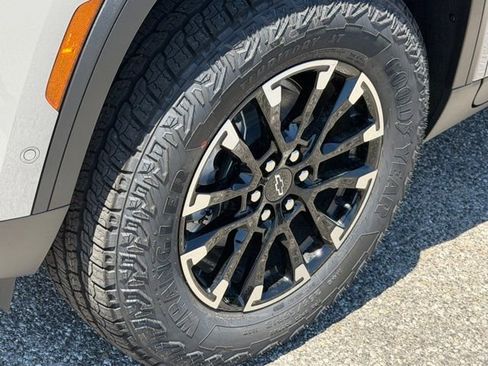 New 2026 Chevrolet Traverse Z71 w/ Enhanced Driving Package AWD/4WD image 9