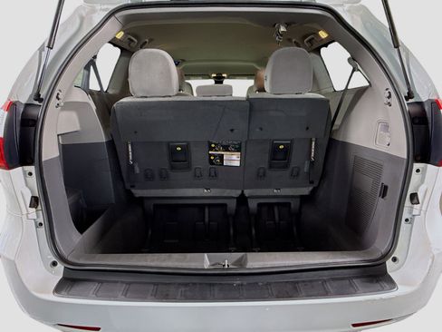 Used 2020 Toyota Sienna LE w/ LE Preferred Package AWD/4WD image 33