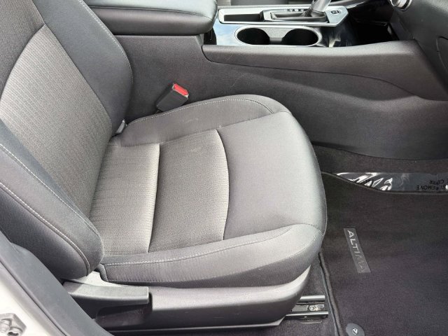 Used 2024 Nissan Altima 2.5 SV FWD image 9