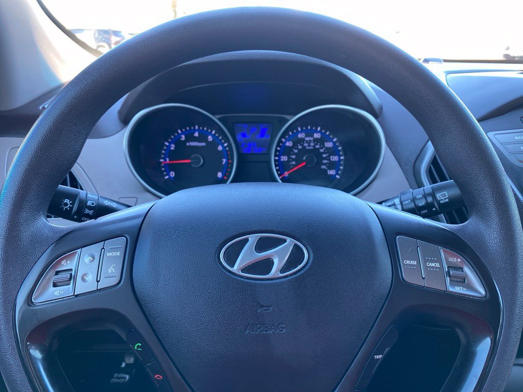 Used 2015 Hyundai Tucson GLS w/ Option Group 02 FWD image 22