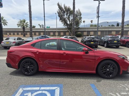 Used 2025 Toyota Camry SE w/ Multimedia Upgrade Package FWD image 8