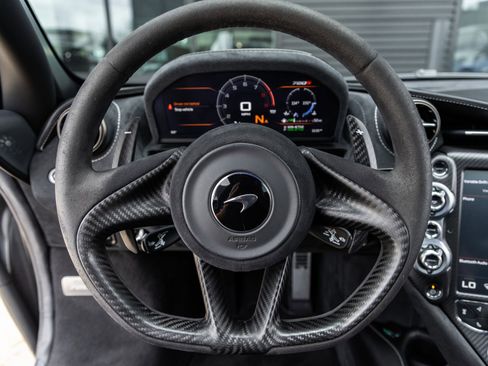 Used 2020 McLaren 720S Spider image 33