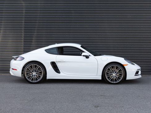 Certified 2025 Porsche 718 Cayman image 8