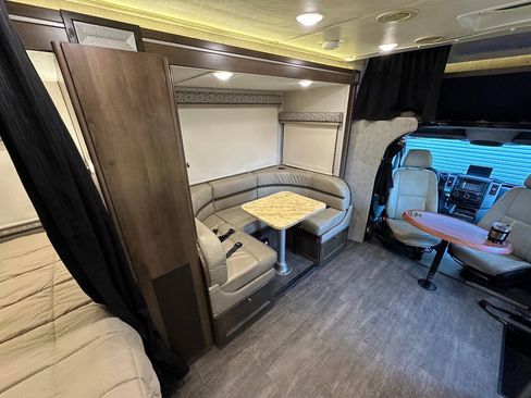 Used 2017 Mercedes-Benz Sprinter 3500 image 34