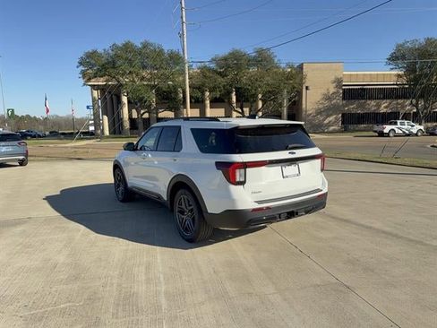 New 2026 Ford Explorer ST-Line w/ ST-Line Street Pack image 5