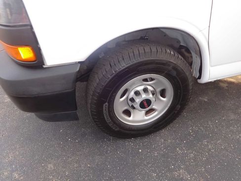 Used 2023 GMC Savana 3500 w/ Driver Convenience Package image 4