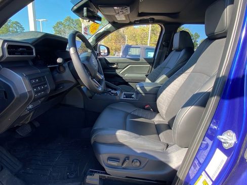 Used 2024 Toyota Tacoma TRD Off-Road image 6