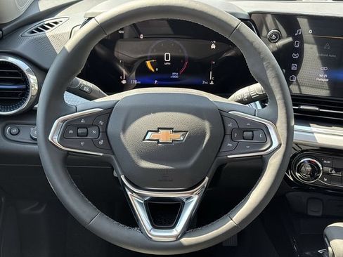 New 2026 Chevrolet Trax LT w/ LT Convenience Package FWD image 13
