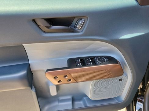 Used 2024 Ford Maverick Lariat image 18