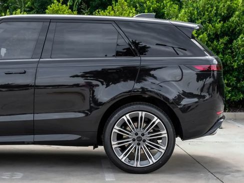 New 2026 Land Rover Range Rover Sport Dynamic SE AWD/4WD image 18