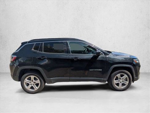 Used 2024 Jeep Compass Latitude AWD/4WD image 4