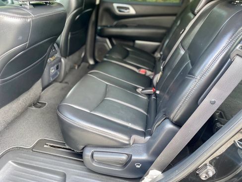 Used 2017 Nissan Pathfinder SL w/ SL Tech Package AWD/4WD image 13