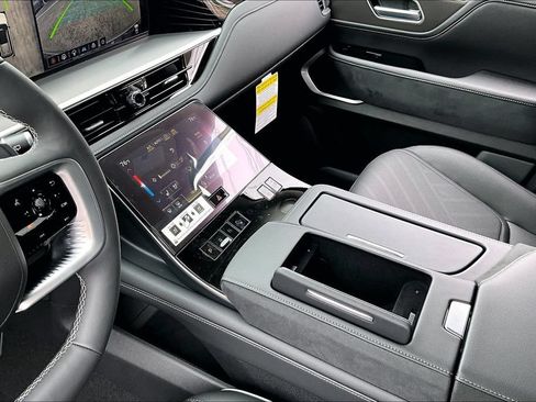 New 2026 INFINITI QX80 Luxe RWD image 12