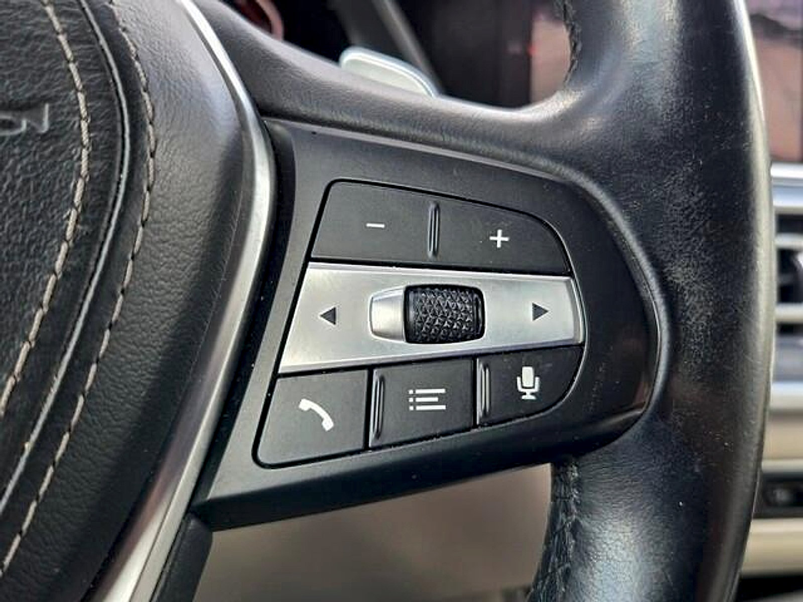 Used 2020 BMW X5 sDrive40i w/ Convenience Package RWD image 22