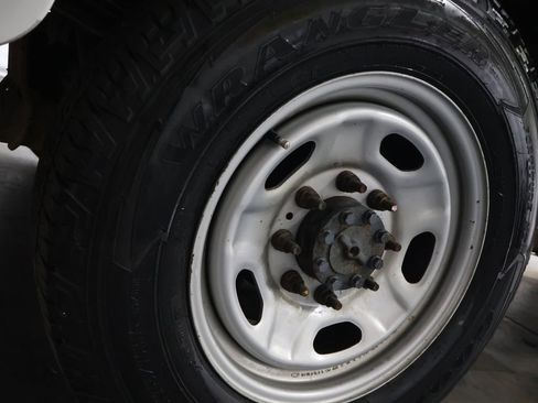 Used 2015 Ford F250 XL w/ Power Equipment Group image 26