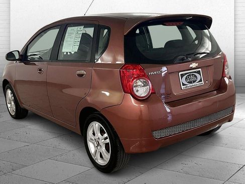 Used 2011 Chevrolet Aveo5 LT w/ Power and Convenience Package image 4