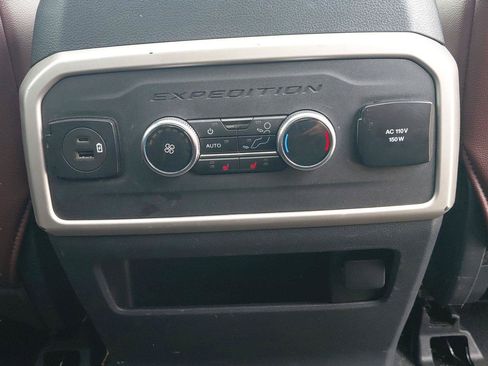 Used 2023 Ford Expedition Limited AWD/4WD image 16