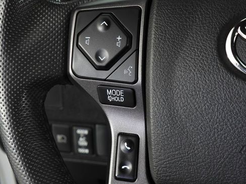 Used 2022 Toyota Tacoma TRD Off-Road image 29