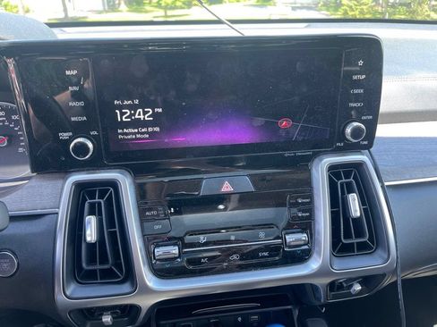 Used 2023 Kia Sorento S w/ Panoramic Sunroof Package AWD/4WD image 9