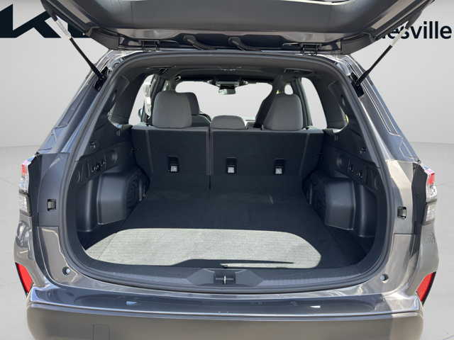 Used 2025 Subaru Forester AWD/4WD image 11
