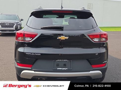 Certified 2023 Chevrolet TrailBlazer LT w/ Convenience Package FWD image 6