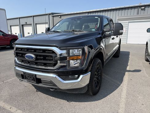 Used 2023 Ford F150 XLT w/ Trailer Tow Package AWD/4WD image 4