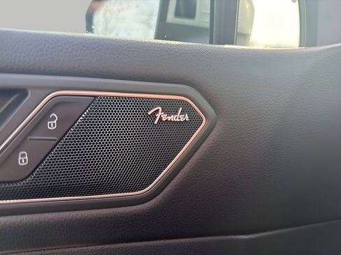 Used 2021 Volkswagen Tiguan SEL Premium R-Line image 25