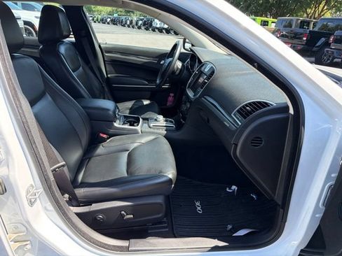Used 2021 Chrysler 300 Touring L RWD image 12