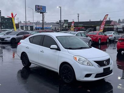 Used 2012 Nissan Versa SV w/ Convenience Pkg