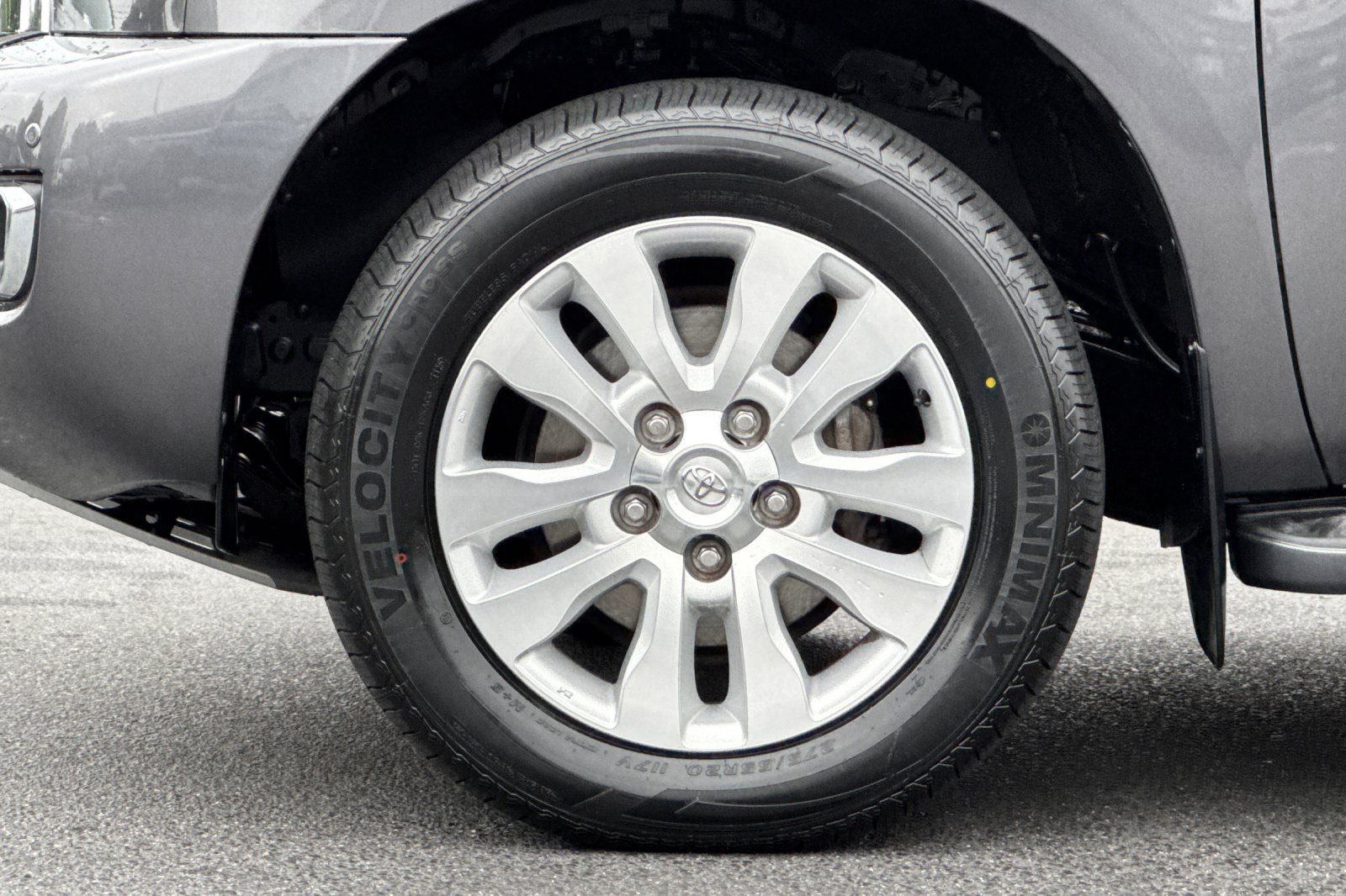 Used 2022 Toyota Sequoia Platinum AWD/4WD image 12