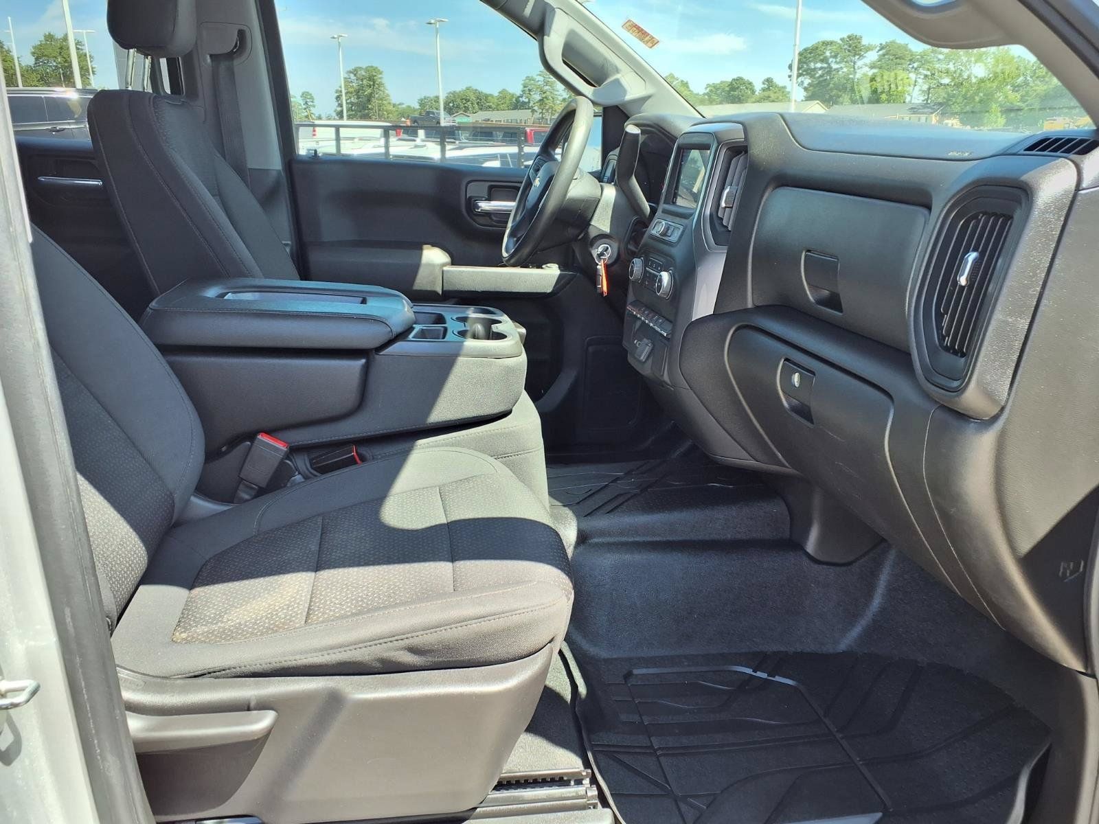 Used 2022 Chevrolet Silverado 1500 Custom w/ LPO, Dark Essentials Package RWD image 17