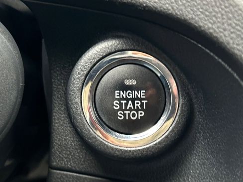 Used 2019 Subaru Crosstrek 2.0i Limited w/ Moonroof Package w/Navigation image 32