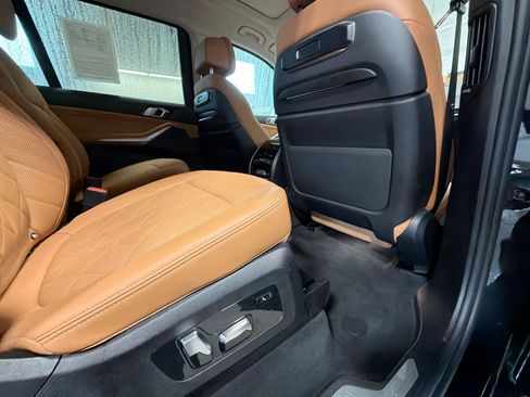 Used 2023 BMW X7 xDrive40i w/ Premium Package image 27