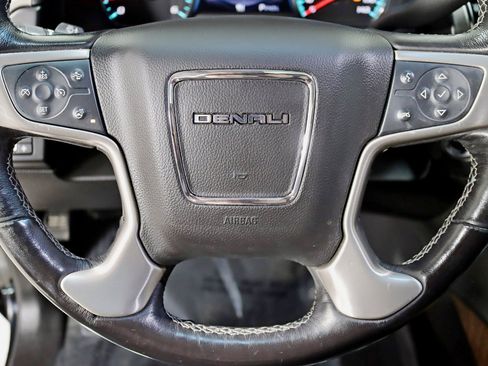 Used 2018 GMC Yukon Denali w/ Denali Ultimate Package image 16
