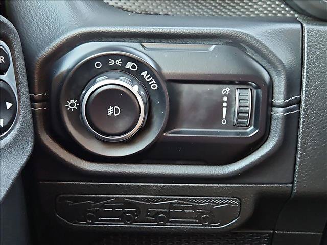 Used 2025 Jeep Wrangler Unlimited Rubicon AWD/4WD image 16