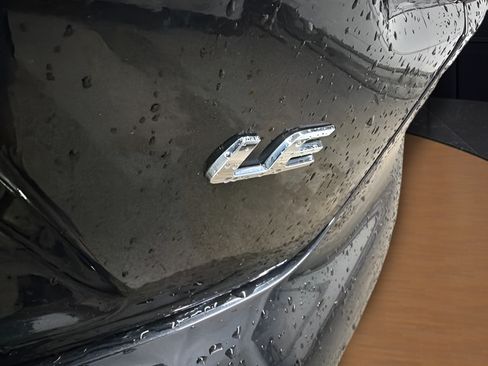 Used 2022 Toyota Corolla LE FWD image 9