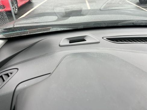 Used 2025 Chevrolet Trax LT w/ LT Convenience Package image 33