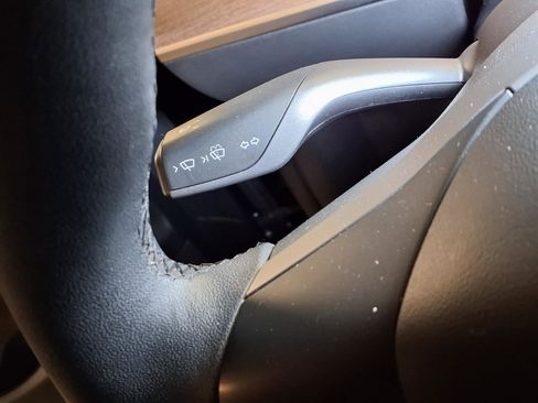 Used 2022 Tesla Model Y Performance image 7