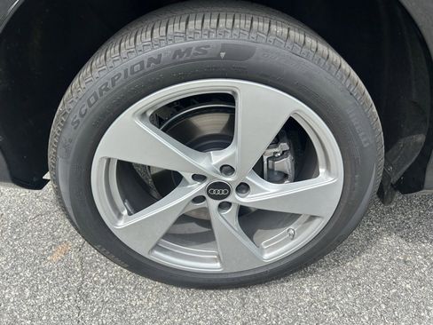 Used 2025 Audi Q5 Premium Plus w/ Premium Plus AWD/4WD image 23