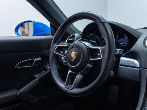 Used 2025 Porsche 718 Cayman RWD image 28
