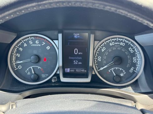 Used 2019 Toyota Tacoma SR5 RWD image 27