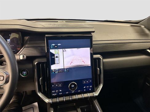 Used 2024 GMC Acadia Elevation FWD image 14