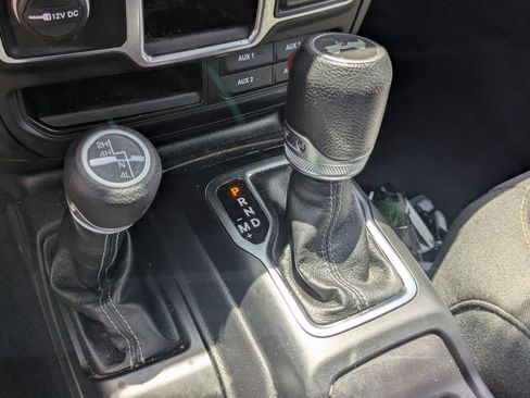 Used 2024 Jeep Wrangler Sport AWD/4WD image 15