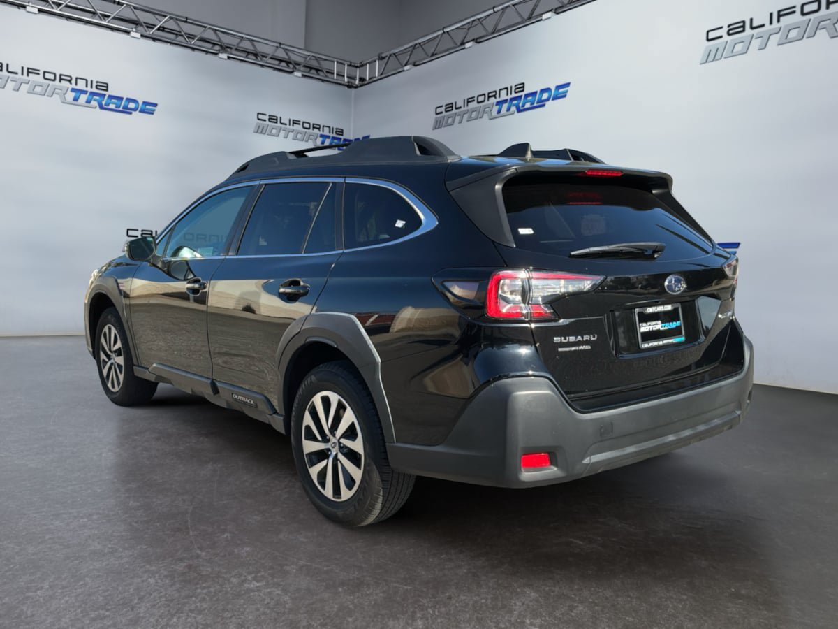 Used 2023 Subaru Outback Premium AWD/4WD image 7